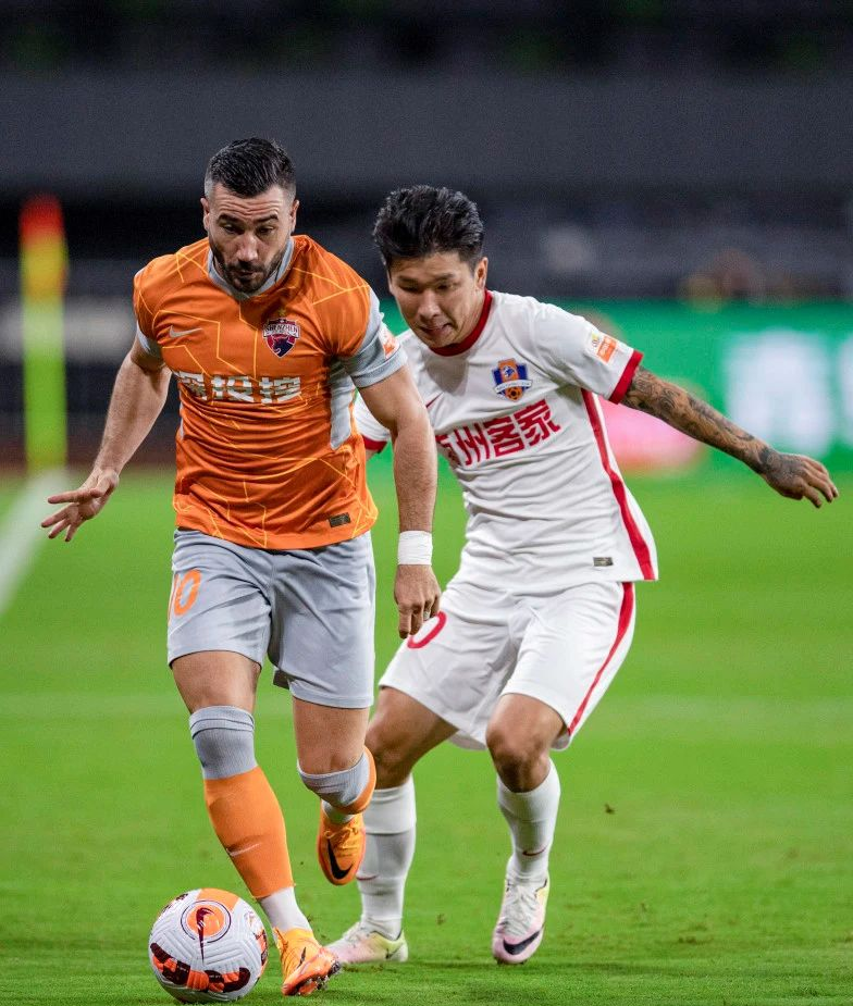 银河体育官网 -意甲转会期再迎强敌，上海久事迎来里程碑，主帅态度——管理层满意，控场能力受关注的简单介绍